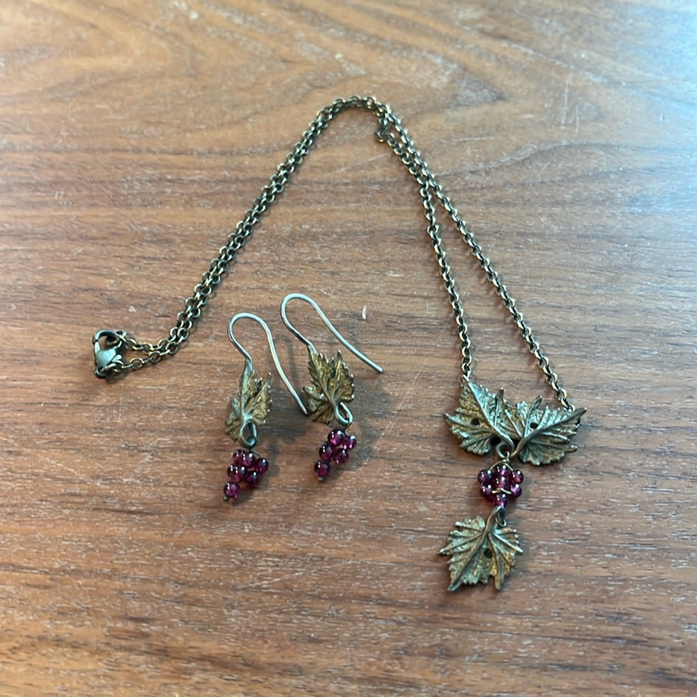 1920s vintage style grape leaf earrings and necklace set